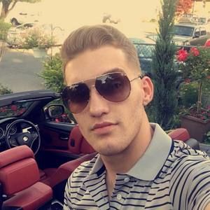 Meet your Posher, Mergim